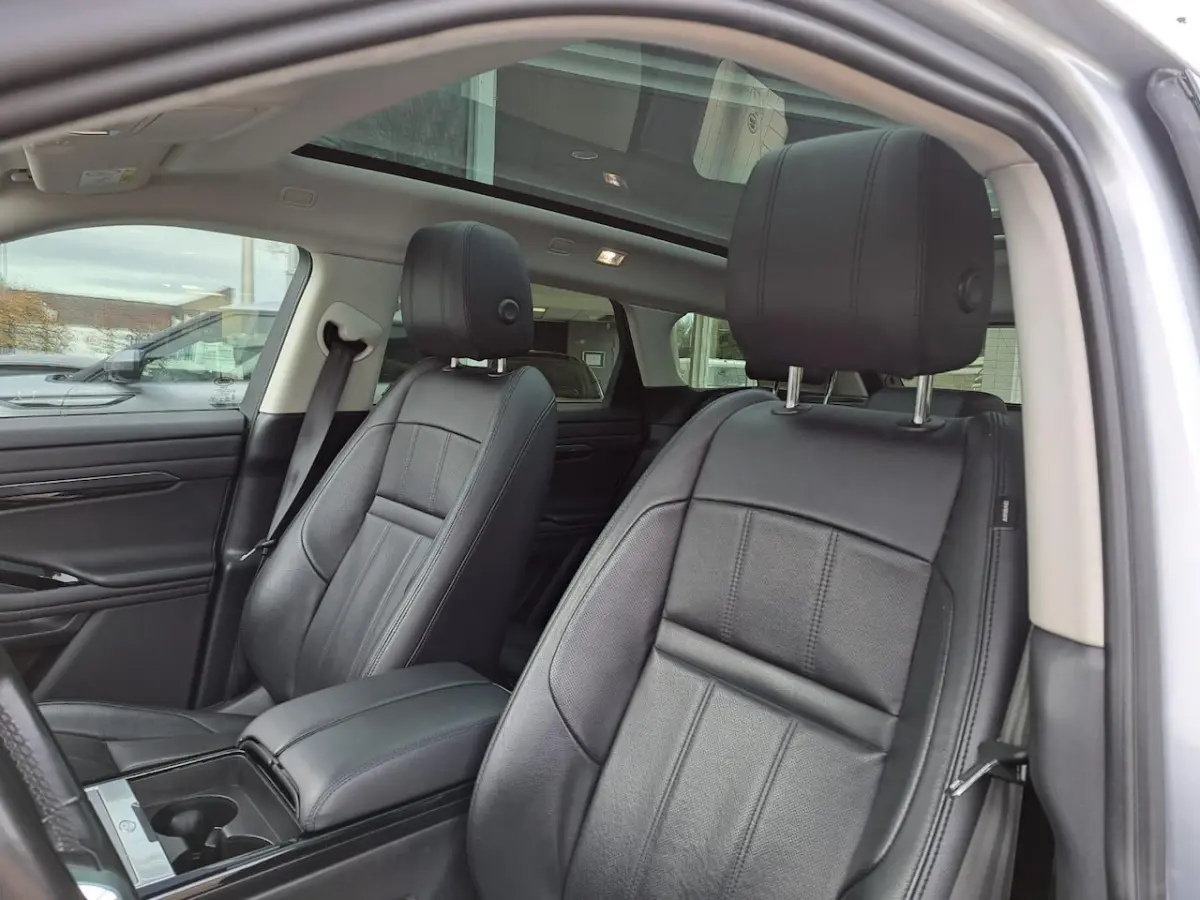 2.0 P200 AWD S leer / panoramadak / navigatie / camera