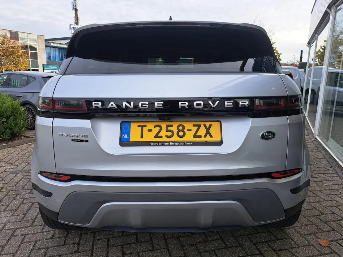 2.0 P200 AWD S leer / panoramadak / navigatie / camera