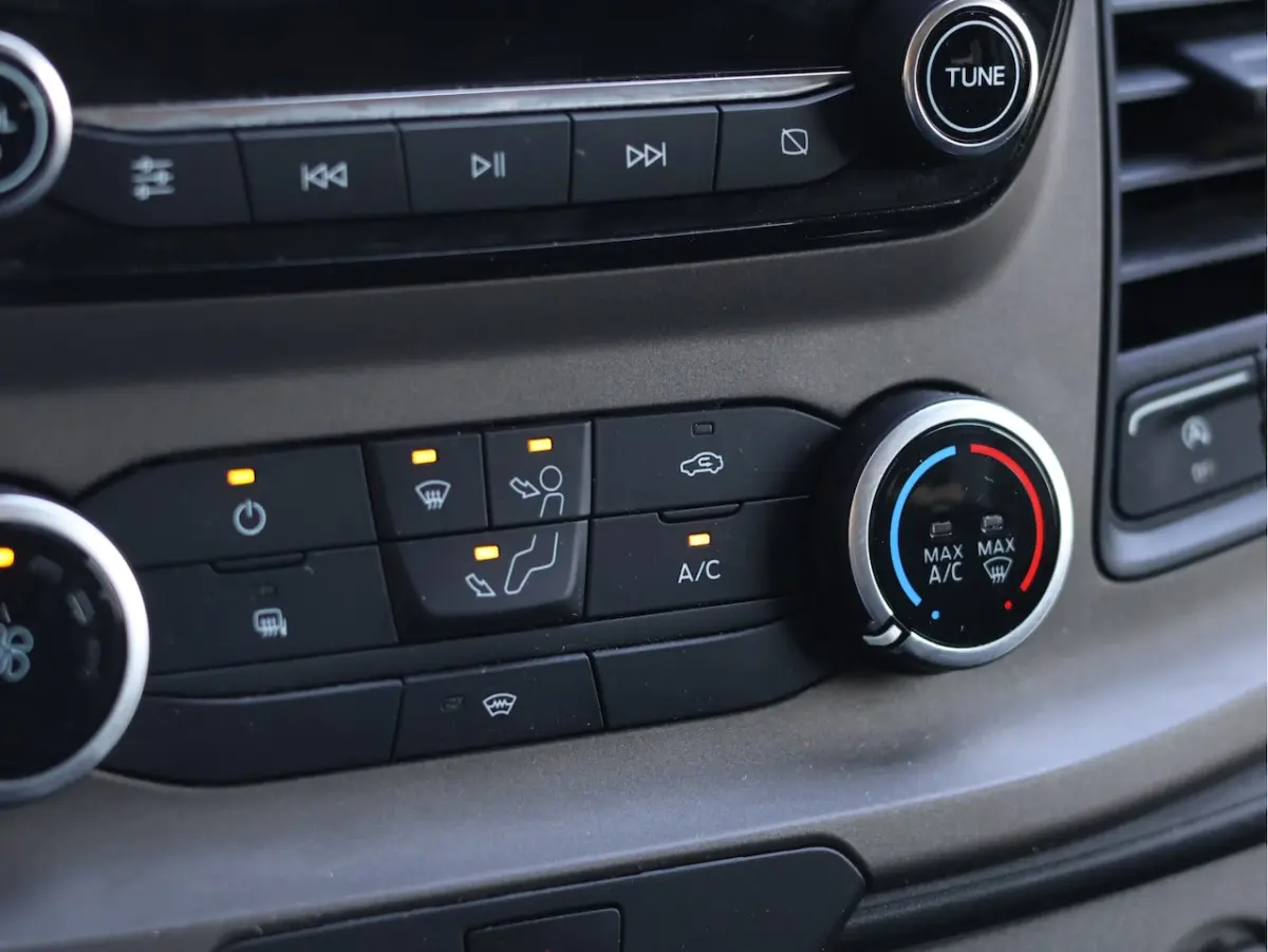 320 2.0 TDCI L2H1 Trend DC Haak | Camera | Carplay | Navi