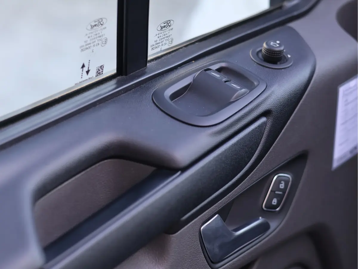 320 2.0 TDCI L2H1 Trend DC Haak | Camera | Carplay | Navi