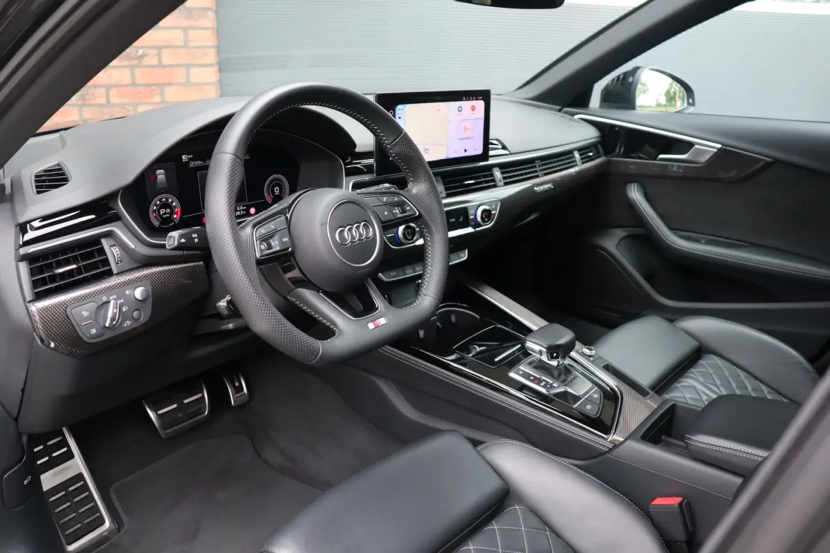 45 TFSI quattro S edition, Pano, RS-stoelen