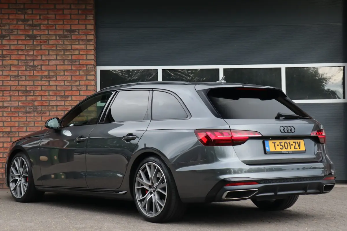 45 TFSI quattro S edition, Pano, RS-stoelen