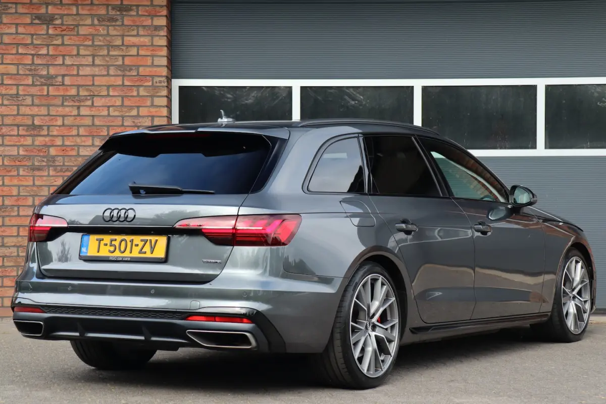 45 TFSI quattro S edition, Pano, RS-stoelen