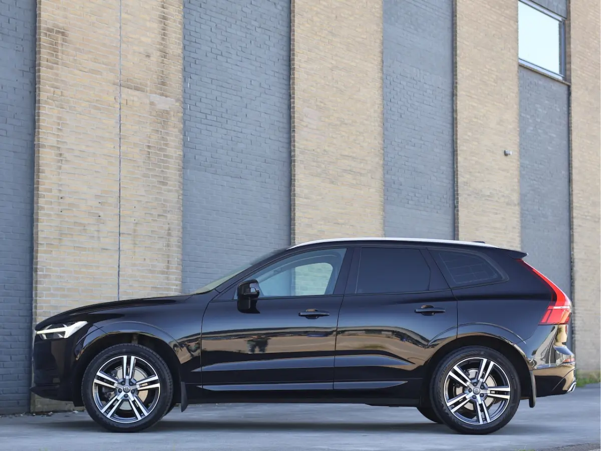 2.0 T4 Momentum Pro Polestar Engineered | Bruin Leder | Trekhaak 2.300KG | Camera | CarPla