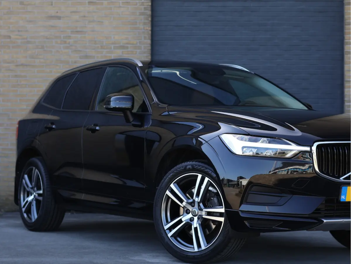 2.0 T4 Momentum Pro Polestar Engineered | Bruin Leder | Trekhaak 2.300KG | Camera | CarPla