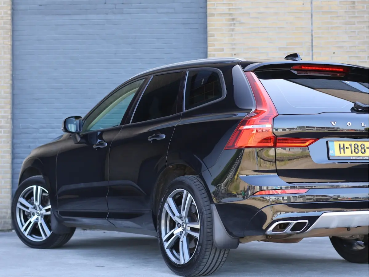 2.0 T4 Momentum Pro Polestar Engineered | Bruin Leder | Trekhaak 2.300KG | Camera | CarPla