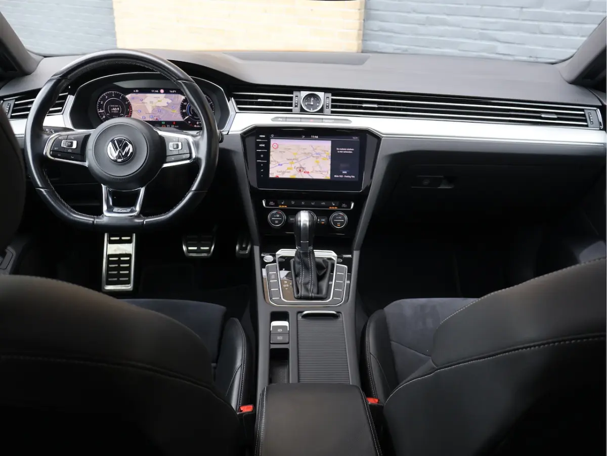 2.0 TSI R-line Business ACC | Virtual Cockpit | Carplay | 19" | Trekhaak | Keyless