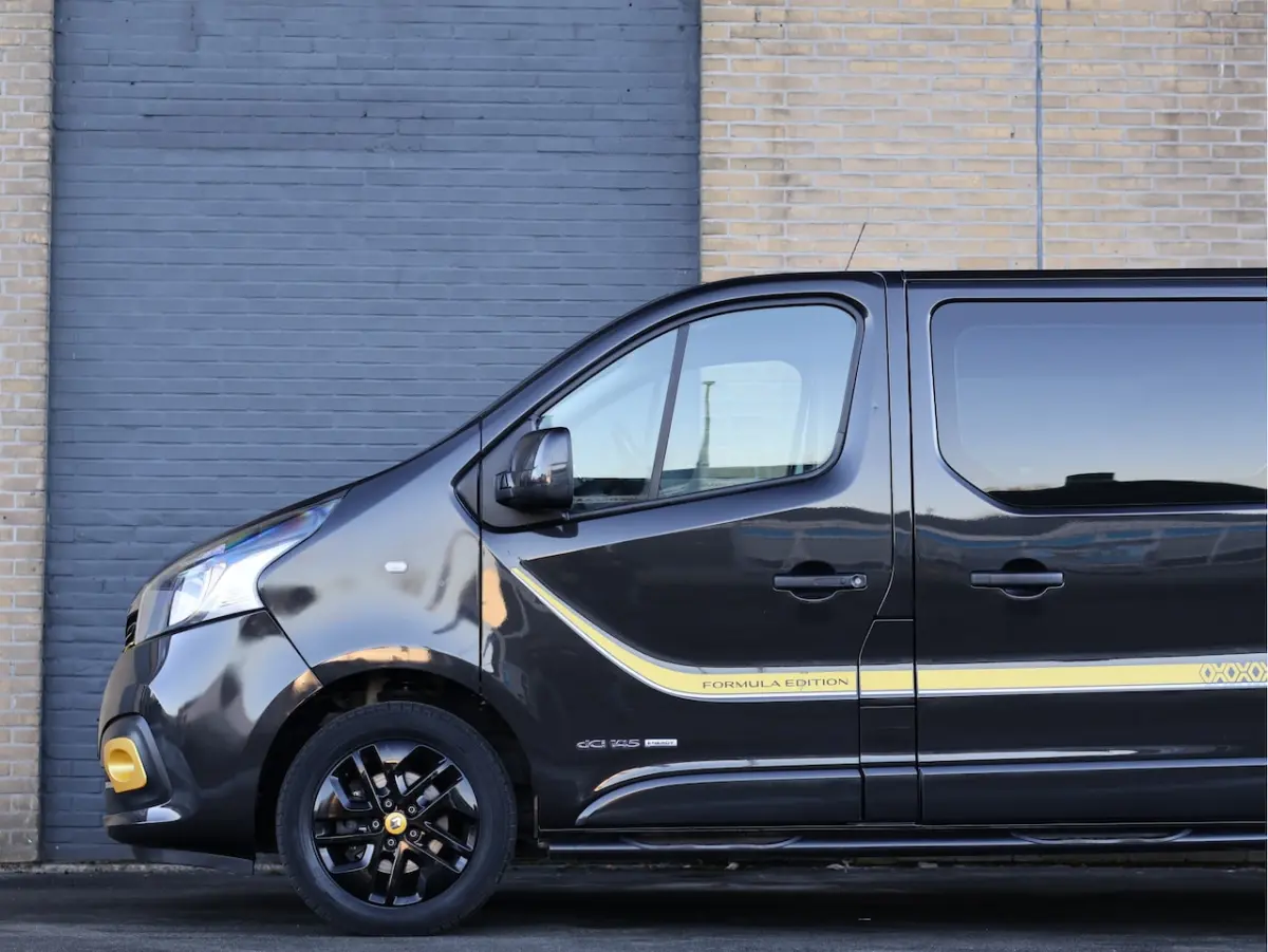 1.6 dCi T29 L2H1 DC Formula Edition Yellow Energy | Haak | Keyless | Leder | Cam | Dubbele