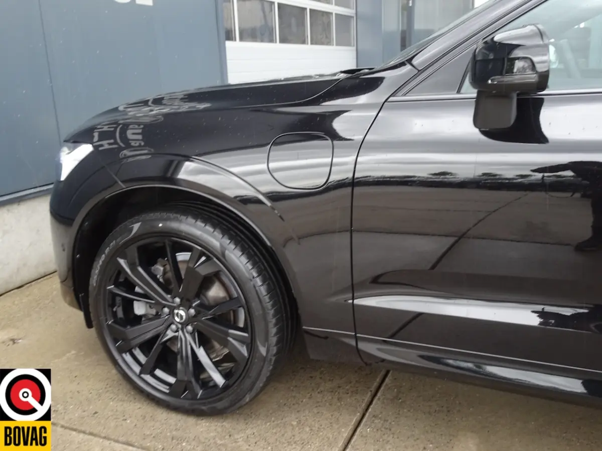 2.0 T8 Plug-in hybrid AWD Plus Black Edition
