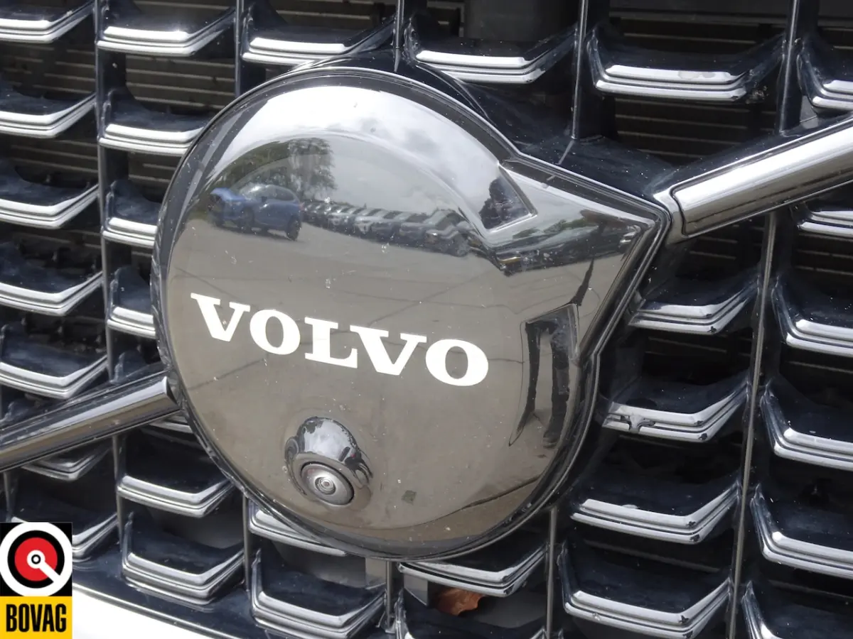 2.0 T8 Plug-in hybrid AWD Plus Black Edition