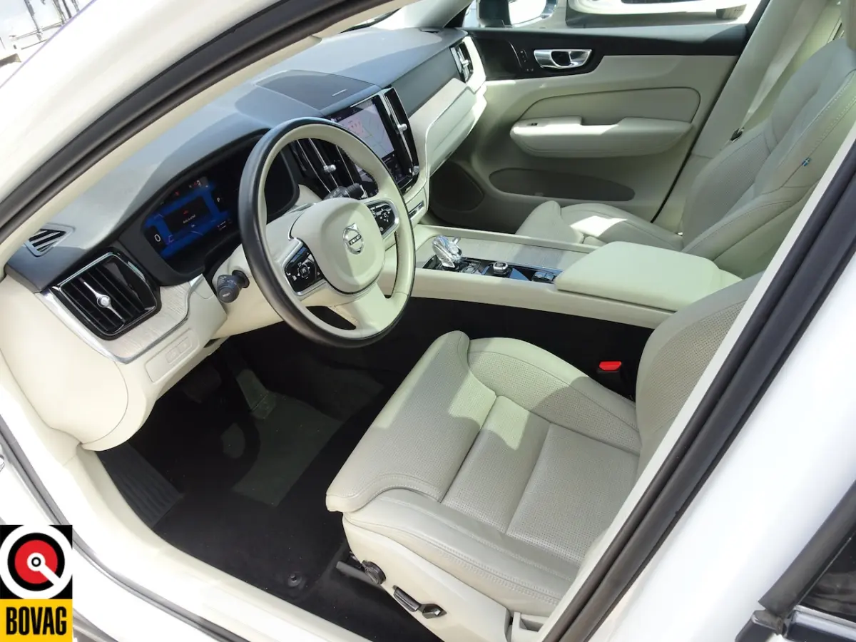 2.0 T6 Plug-in longrange AWD Plus Dark