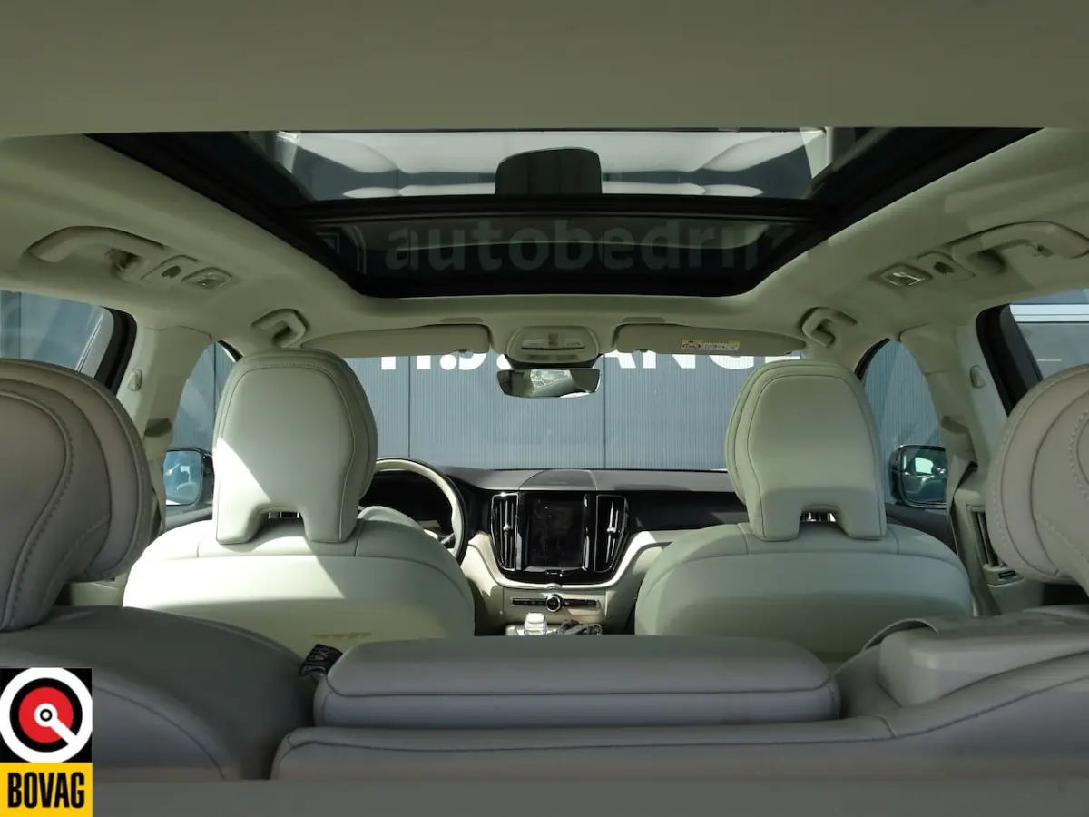 2.0 T6 Plug-in longrange AWD Plus Dark