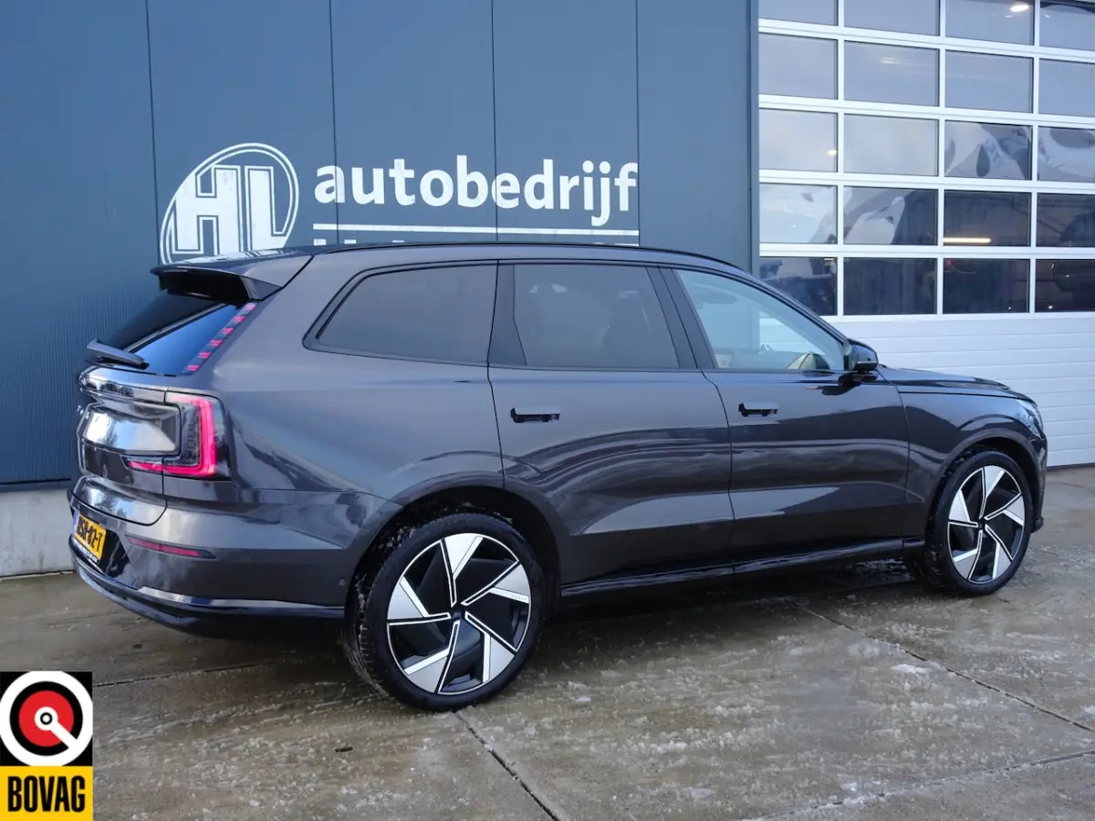 Twin Motor Performance Ultra 7p. 111 kWh