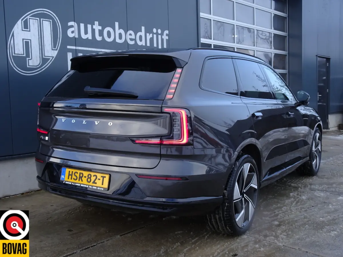 Twin Motor Performance Ultra 7p. 111 kWh