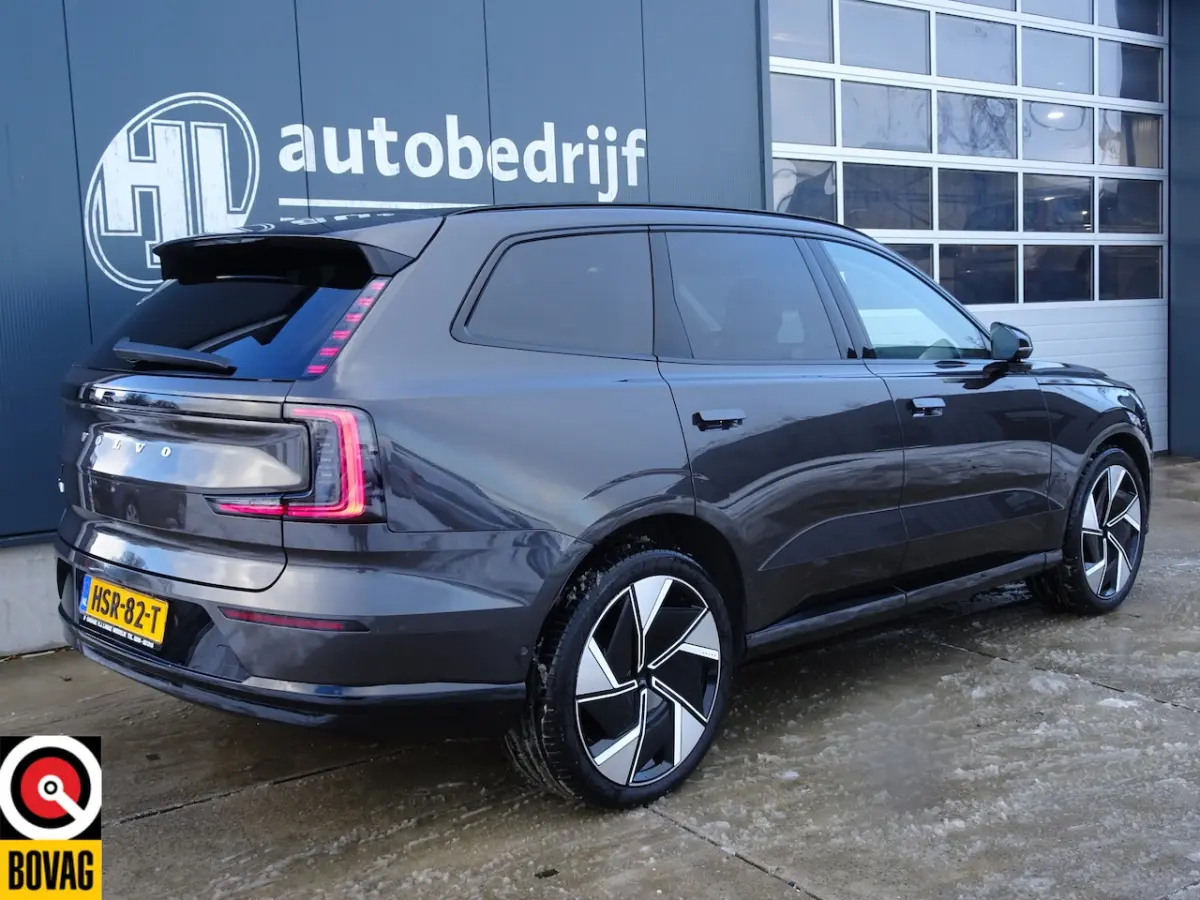 Twin Motor Performance Ultra 7p. 111 kWh
