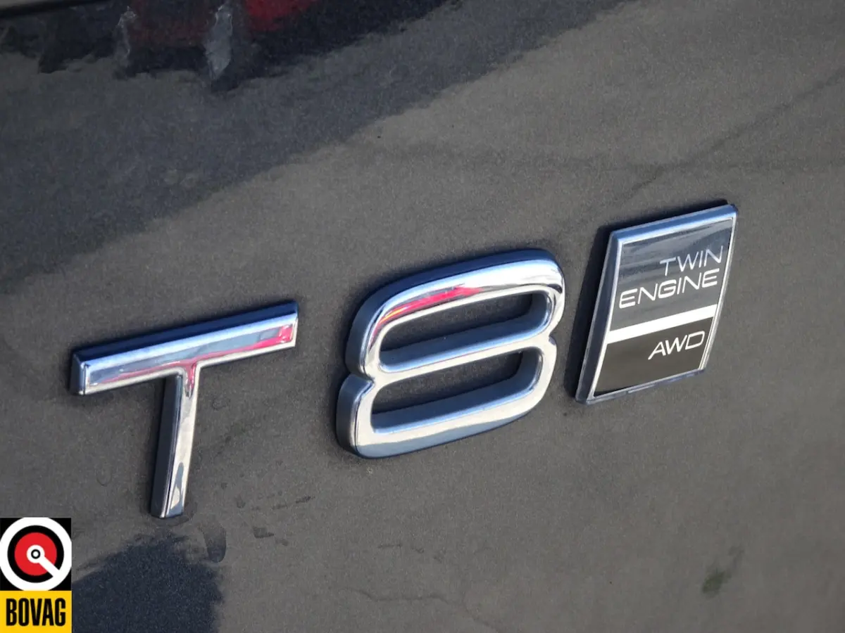 2.0 T8 Twin Engine AWD Momentum Pro