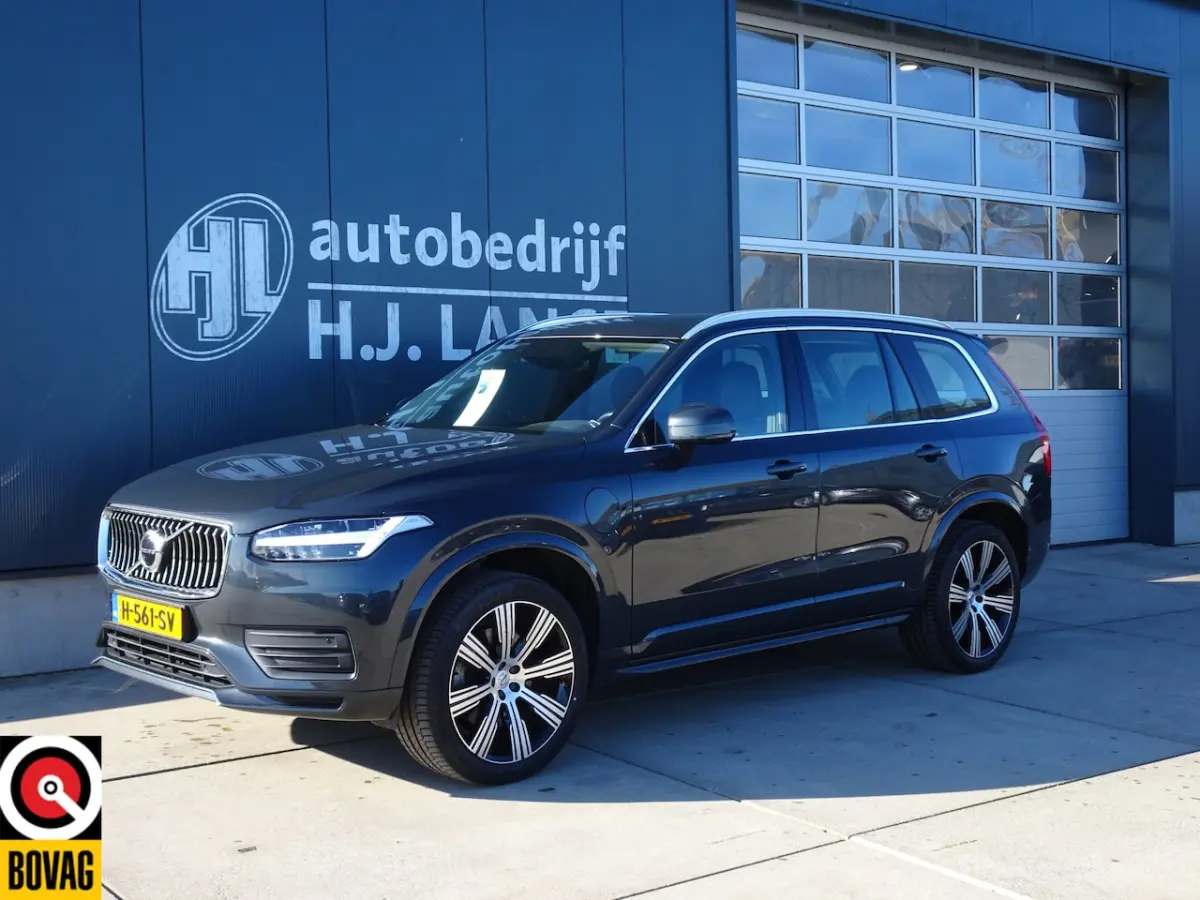 2.0 T8 Twin Engine AWD Momentum Pro