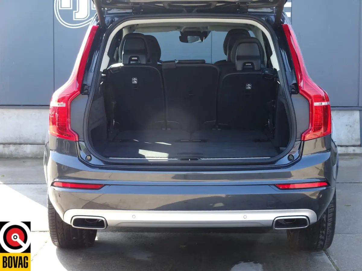 2.0 T8 Twin Engine AWD Momentum Pro