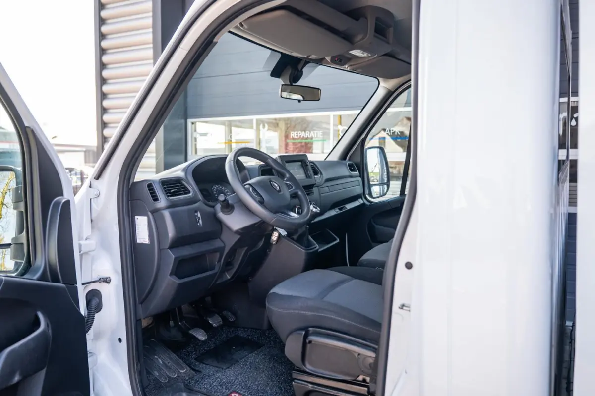 T35 2.3 dCi 180 L3 Energy