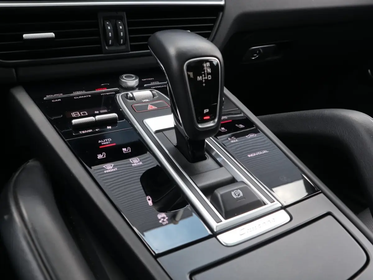 3.0 E-Hybrid Bose, Luchtvering, 22 Inch