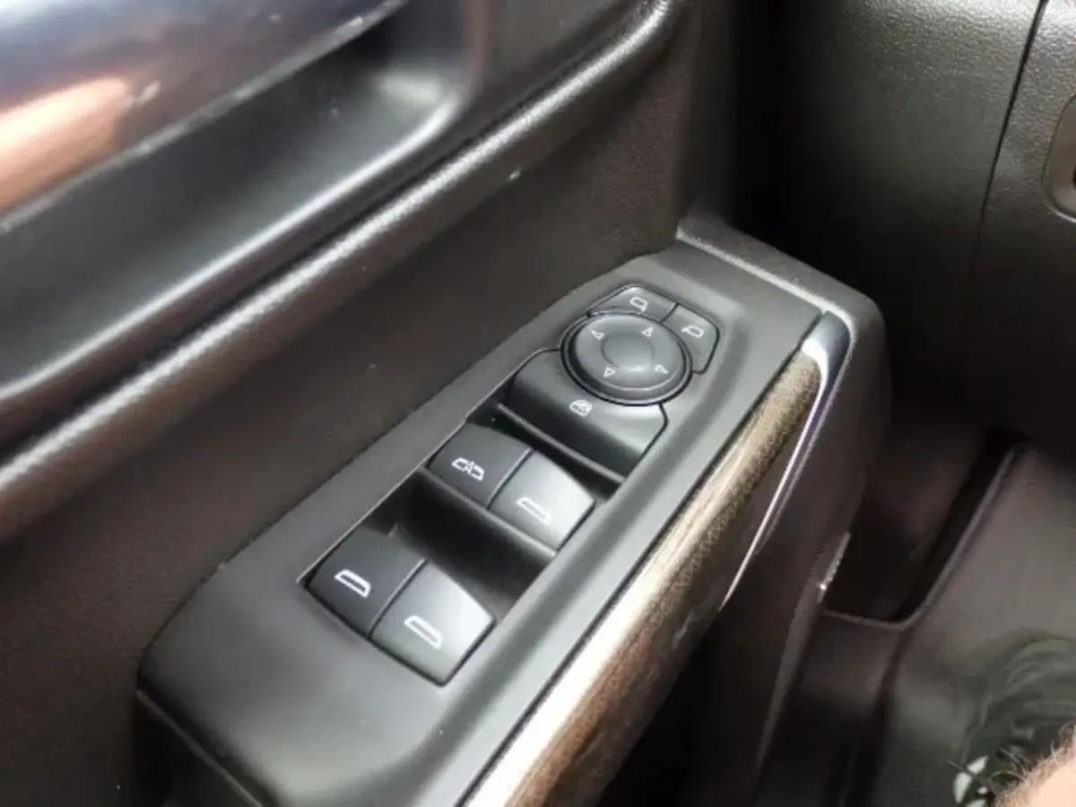 5.3 V8 Z71 TRAIL BOSS LPG AIRCO NAVI OPEN DAK CAMERA TREKHAAK
