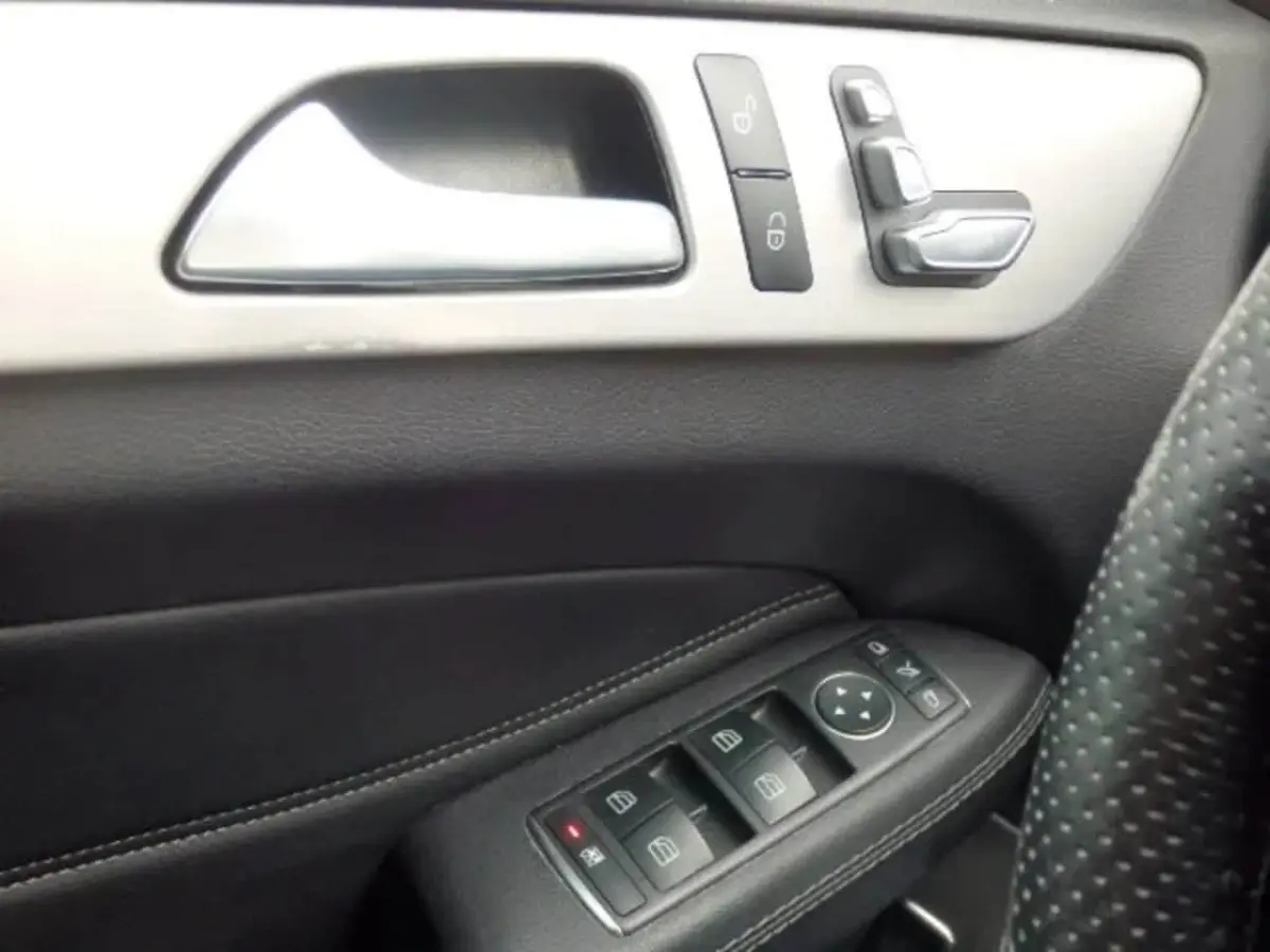 250 D GRIJS KENTEKEN AIRCO NAVI CRUISE