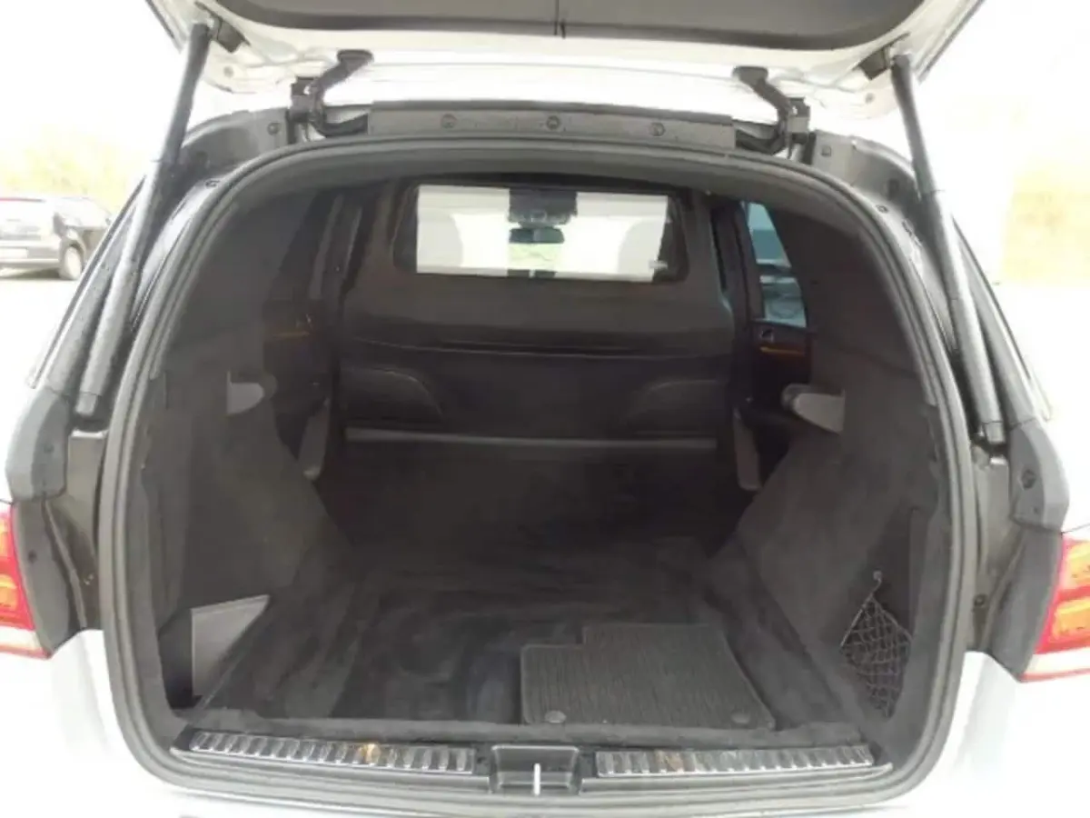 250 D GRIJS KENTEKEN AIRCO NAVI CRUISE