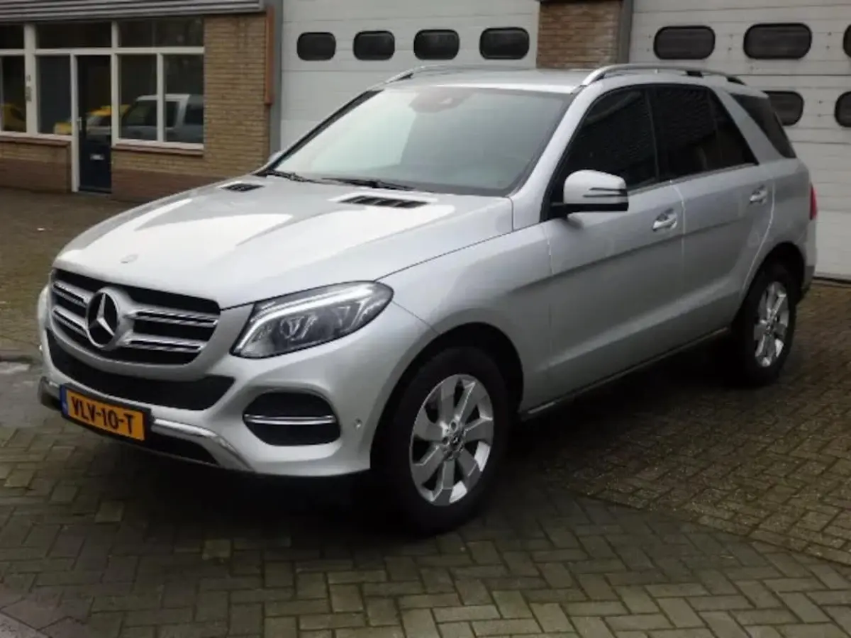 250 D GRIJS KENTEKEN AIRCO NAVI CRUISE