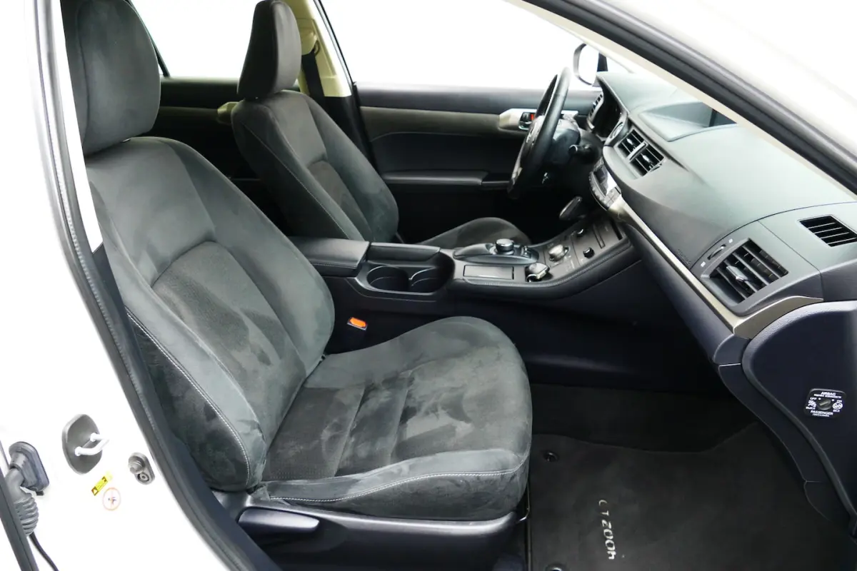 Sport Edition. Wit Metallic, Camera, Navi, Clima, 17"LMV All Season Banden