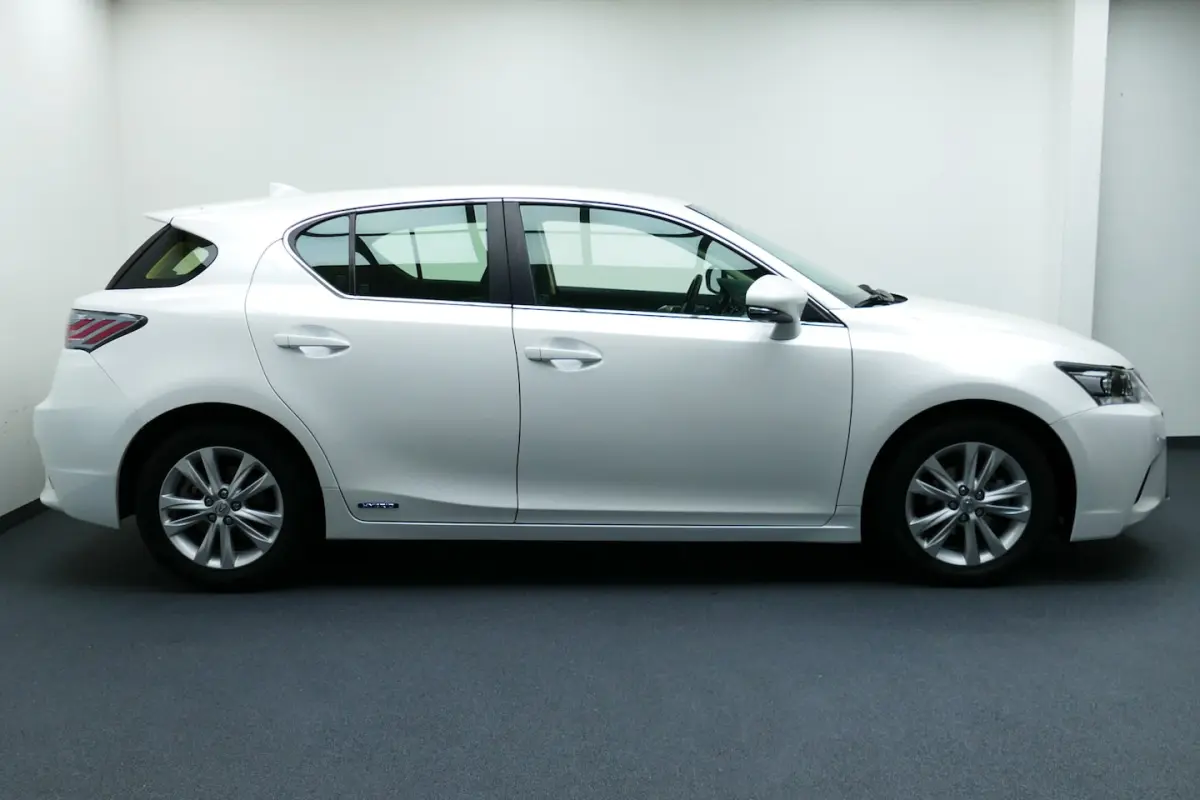 Sport Edition. Wit Metallic, Camera, Navi, Clima, 17"LMV All Season Banden