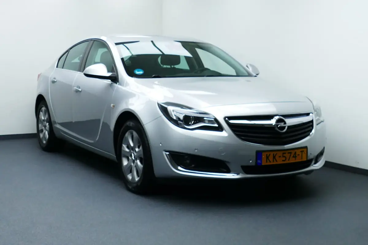 Opel Insignia 2016 Benzine Handgeschakeld leasen