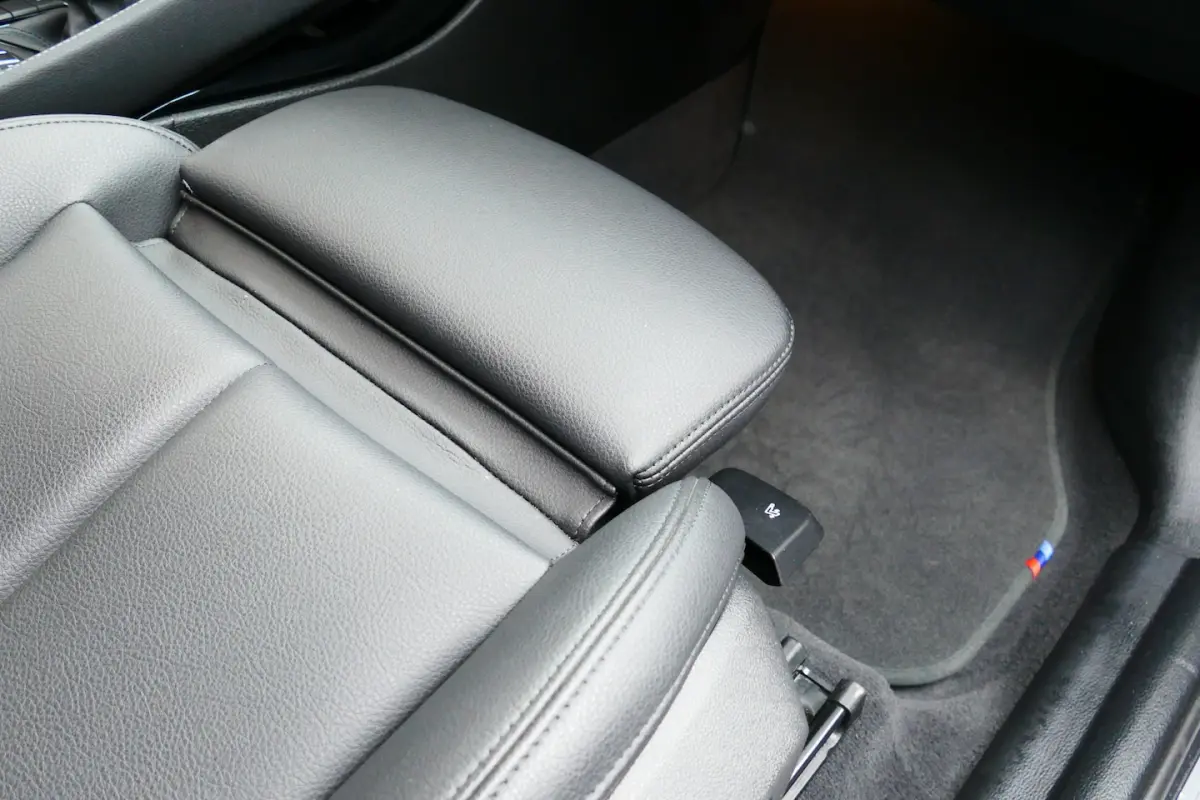 sDrive18i High Executive. Camera, Leer, StoelVerw, Full Led, Elek A Klep, 19"LM Velgen