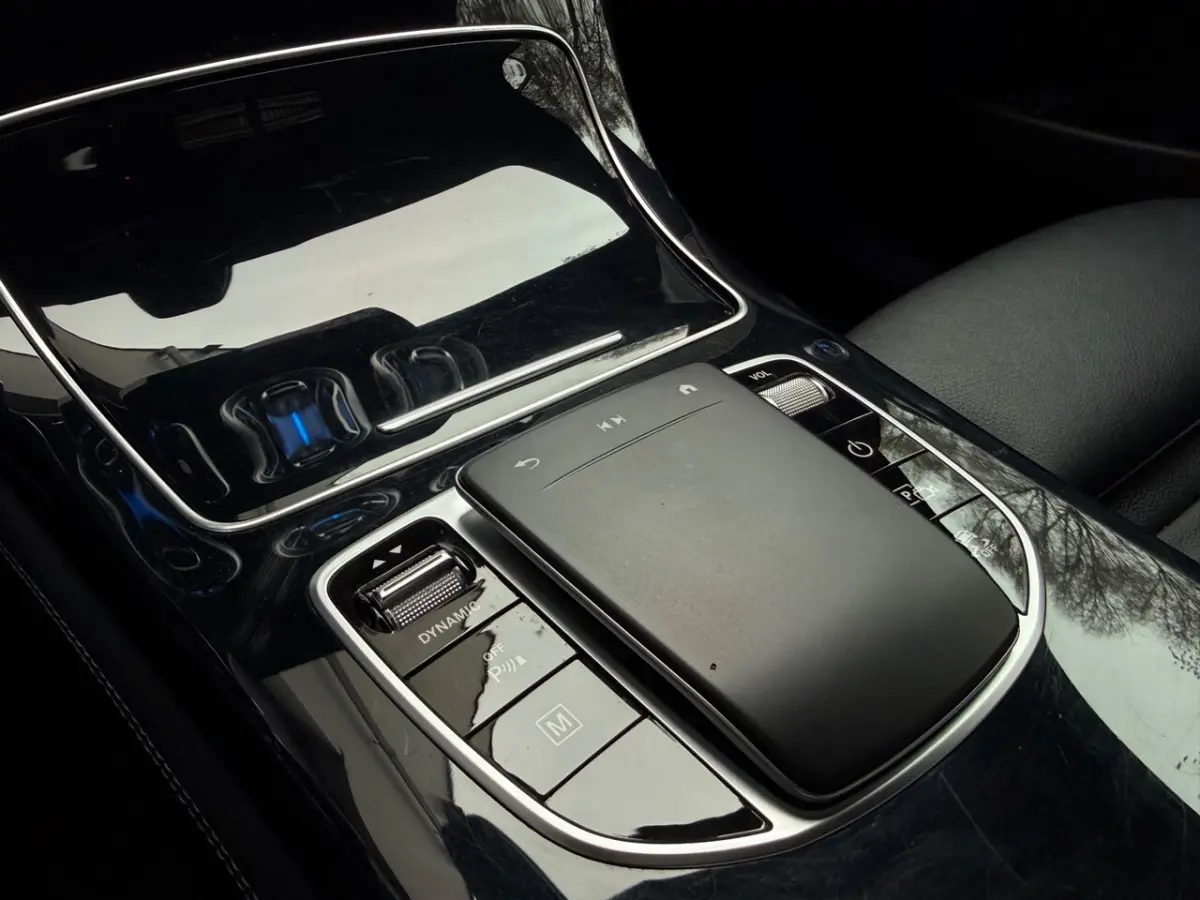 300e 4MATIC Premium Plus AMG Schuifdak/Leder/Virtual/Car Play/LED/Night Pakket/Trekhaak/Ap