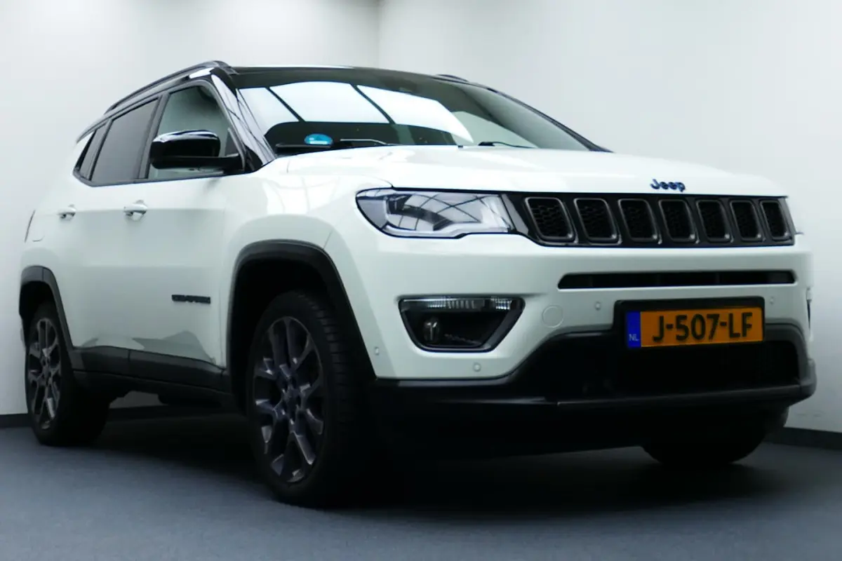 4xe 240 Plug-in Hybrid Electric S
