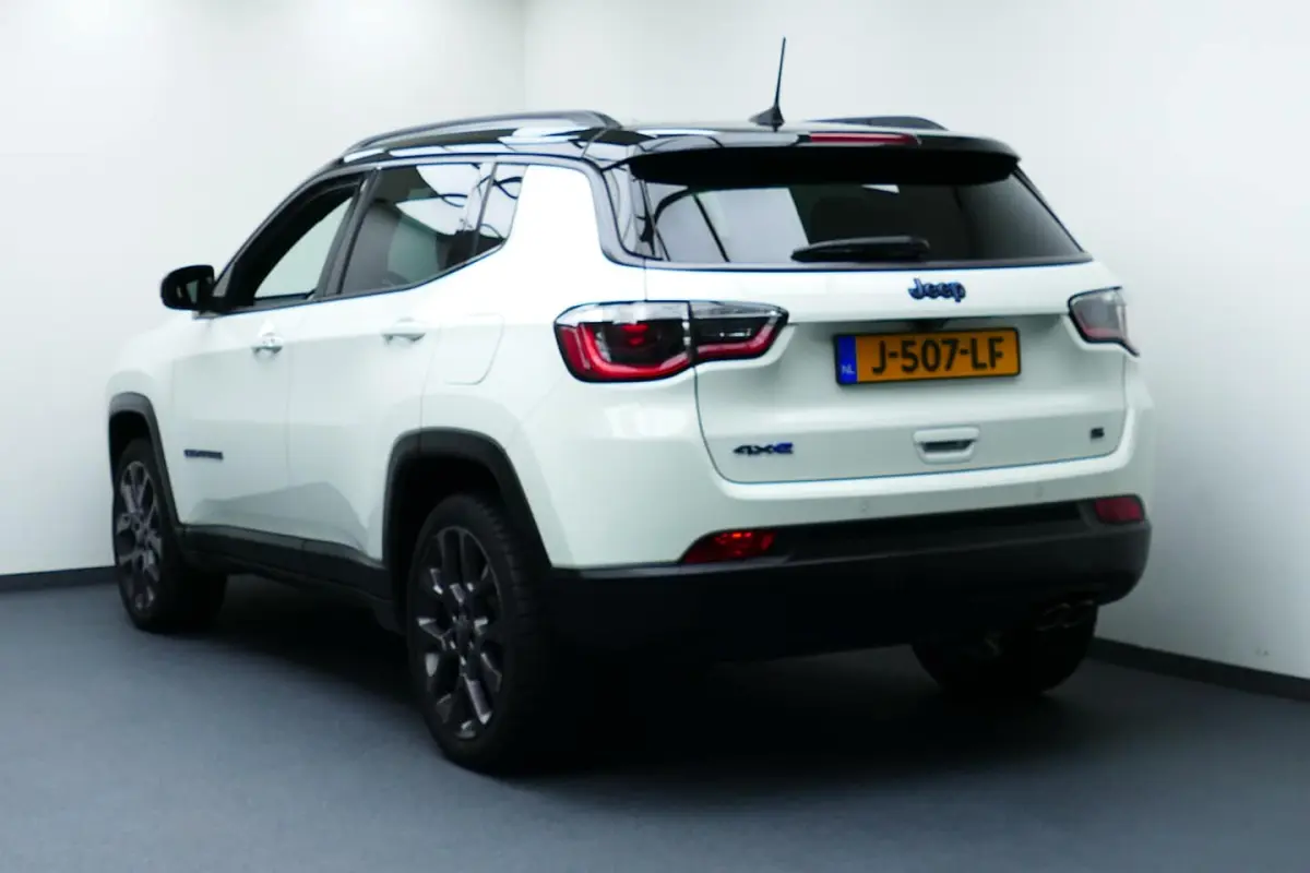 4xe 240 Plug-in Hybrid Electric S