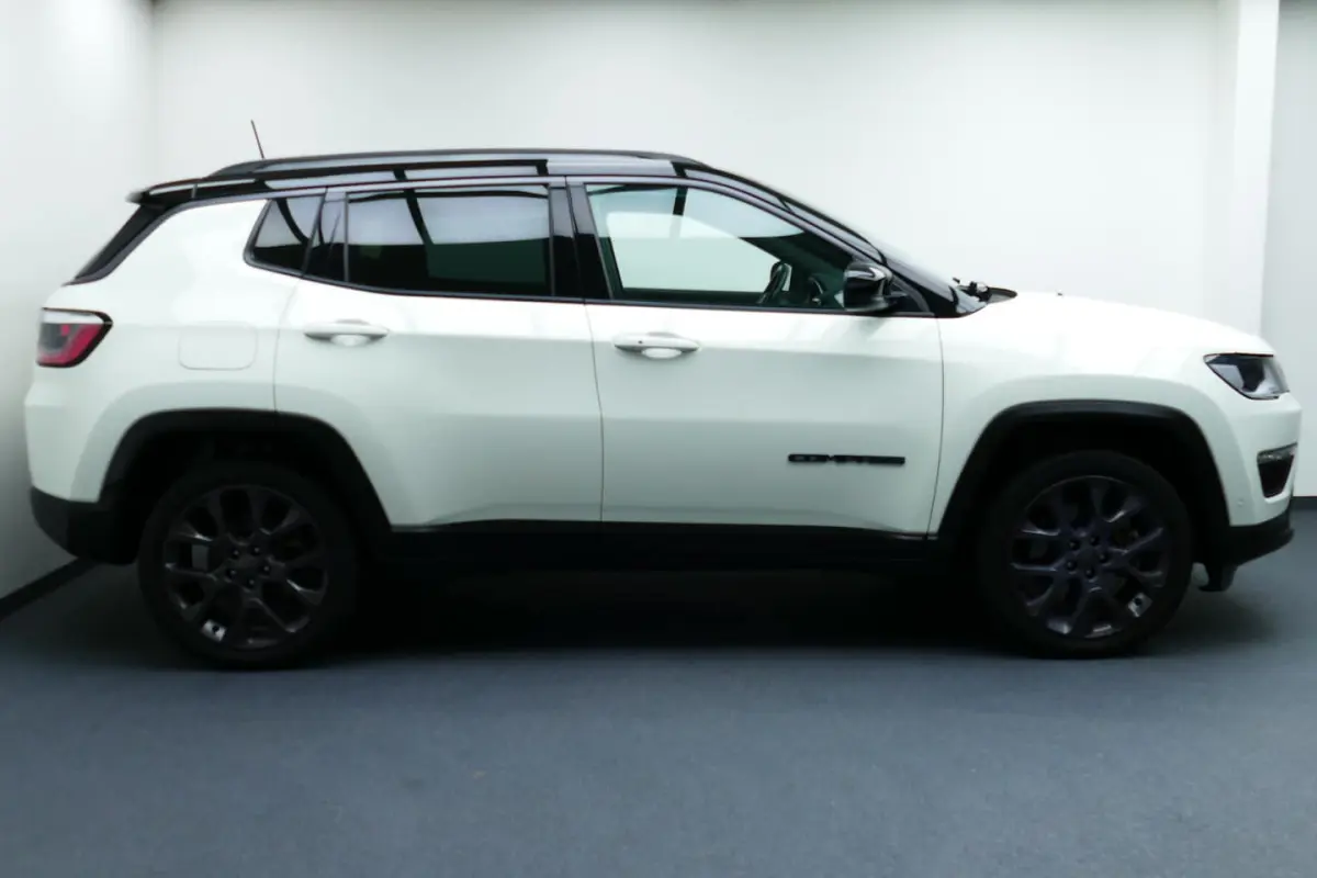 4xe 240 Plug-in Hybrid Electric S