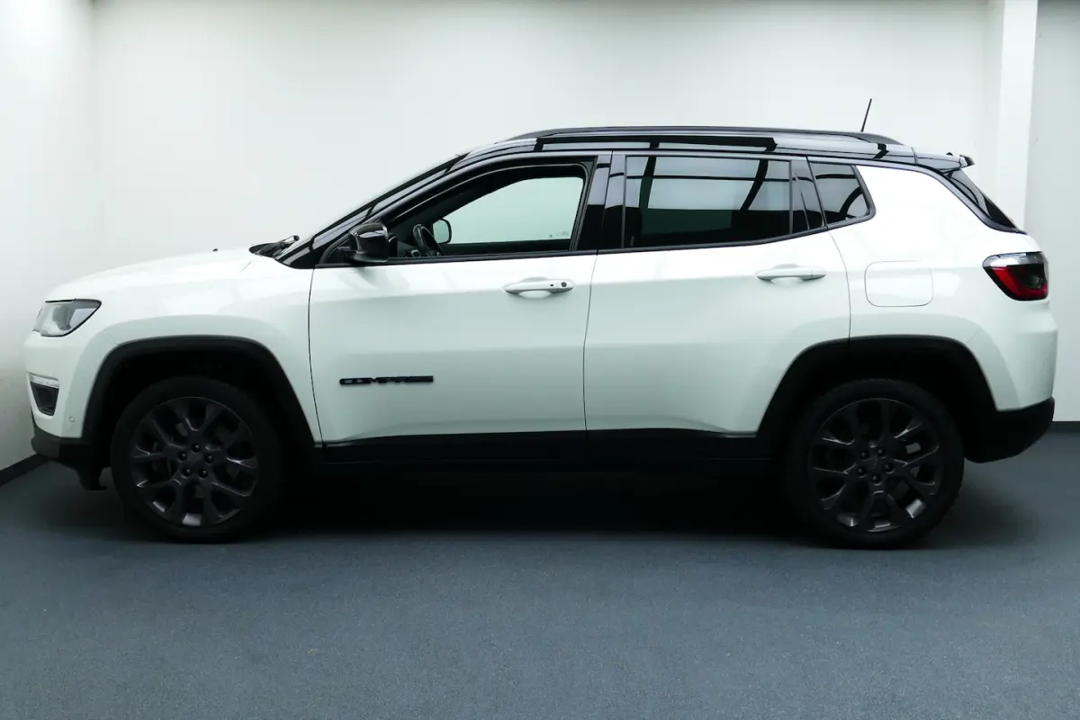 4xe 240 Plug-in Hybrid Electric S