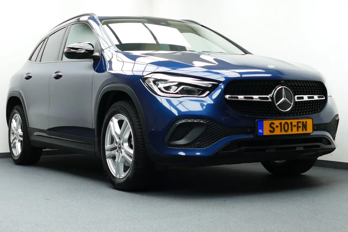 200 165pk Luxury Line. 360 Camera, Carplay/Android, Elek Klep, Sfeerverlichting, Haak 1800