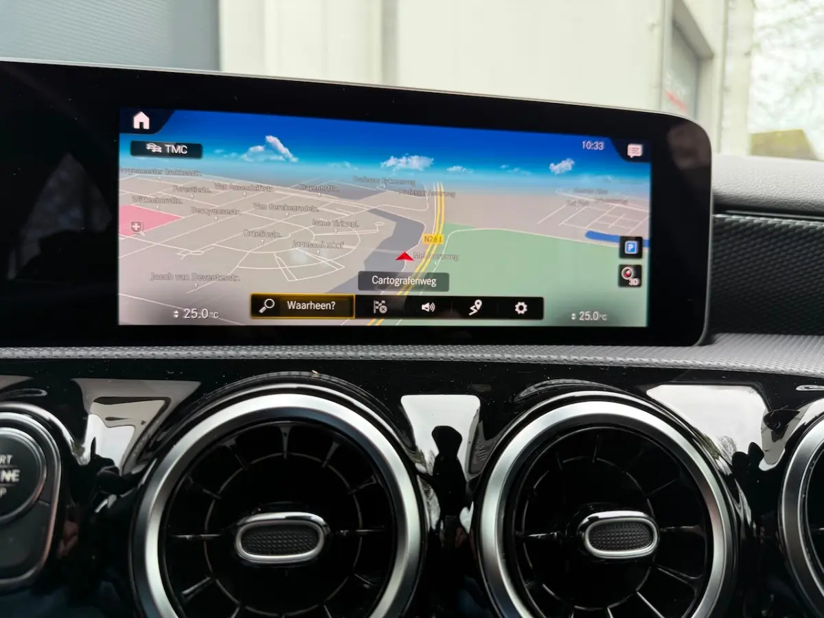 200 Premium Automaat 163 Pk Cruise/Climate/Camera/19 Inch/PDC/Leder/Navi/Bluetooth/LED/Apk