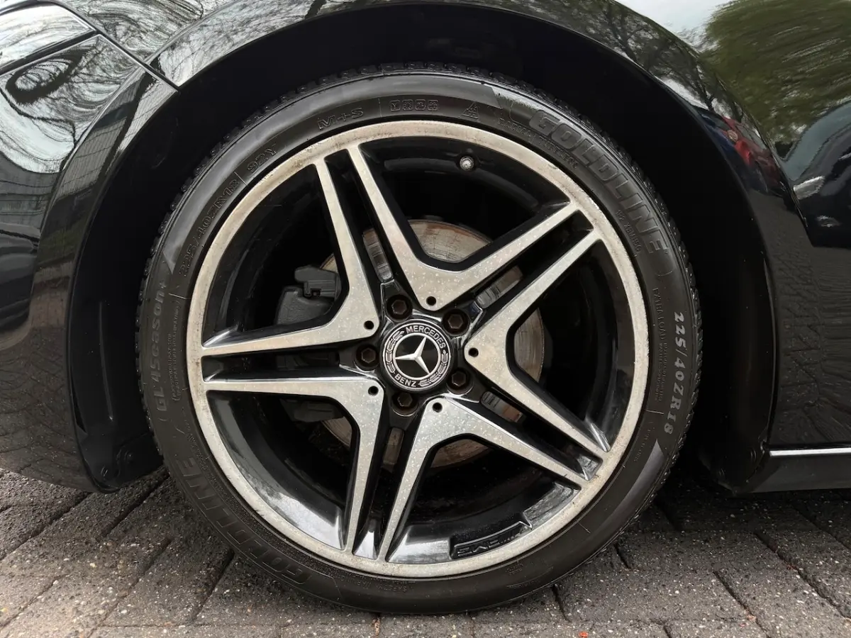 200 Premium Automaat 163 Pk Cruise/Climate/Camera/19 Inch/PDC/Leder/Navi/Bluetooth/LED/Apk