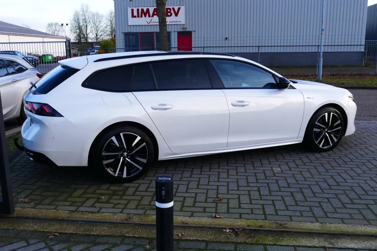 1.6 180pk HYbrid GT. SOH 93, 7 Panodak, Half Leer, StoelVerw, Camera, 18"LMV, Haak 1340kg