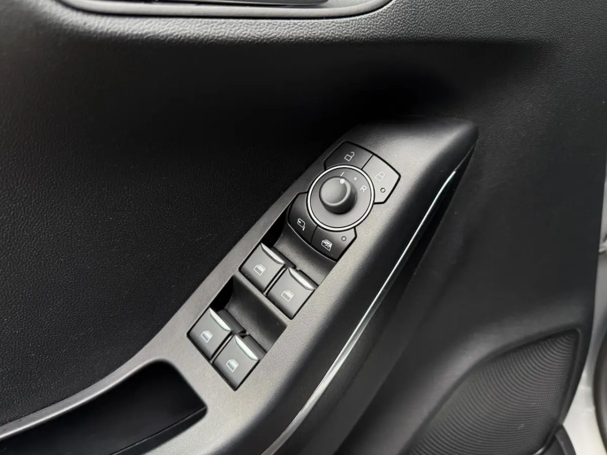 1.0 EcoBoost Hybrid ST-Line Automaat 125 Pk Navi/LED/Cruise/Climate/PDC/Carplay/Stoelverwa