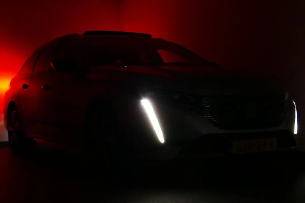 1.2 130pk GT. Panodak, Camera, Navi, Half Leer, 18"LMV, Matrix Led Koplampen