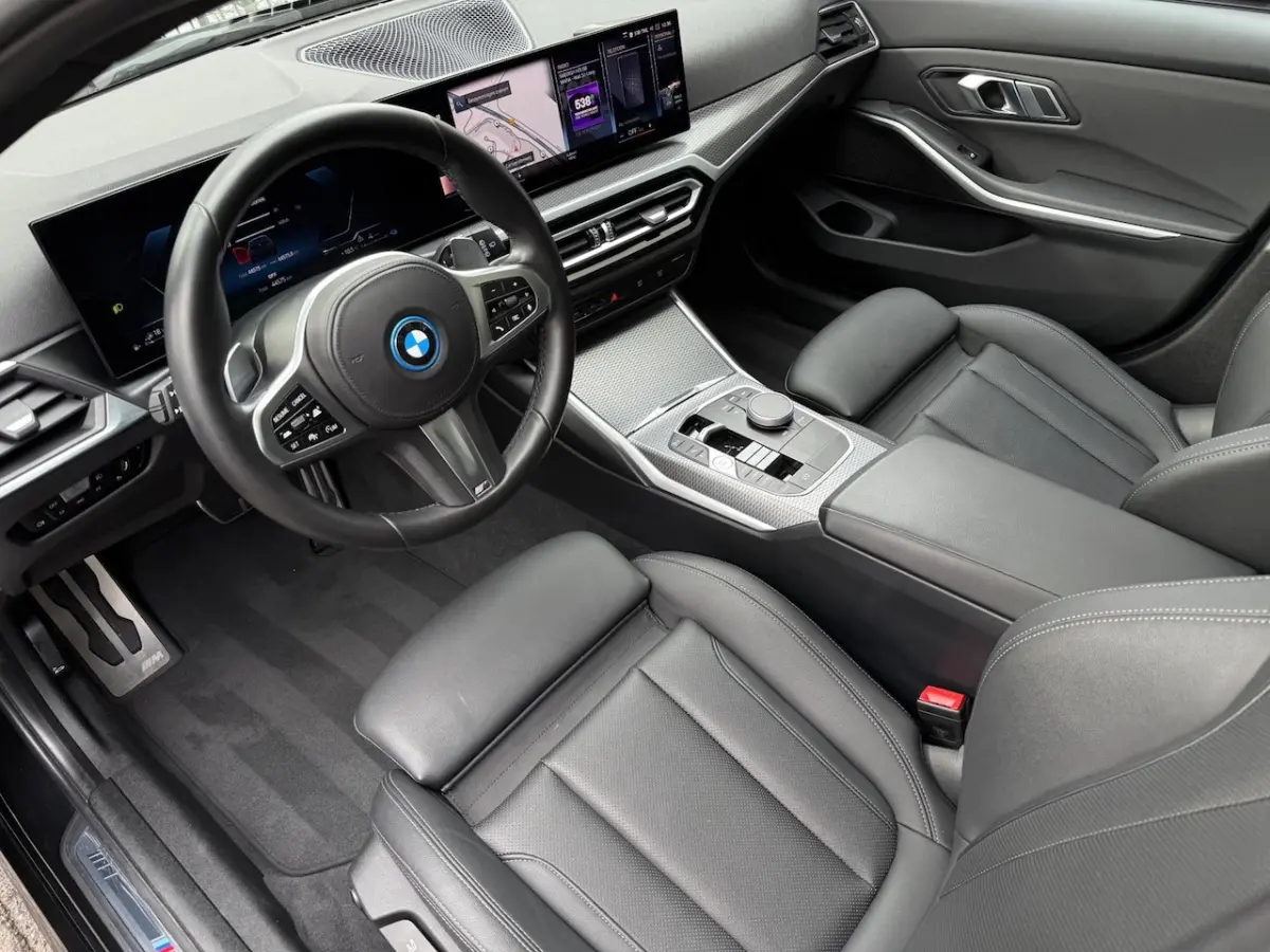 320e M-Sport Pano/Leder/Widescreen/19 Inch/ACC/Climate/Navi/Car Play/Camera/PDC/Stoelverwa