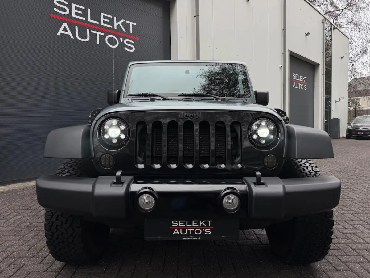3.6 Sahara AUT 4x4 Brute/LED/Verhoogd/Bluetooth/Navigatie/20 Inch/Cruise/Airco/Alpine Soun