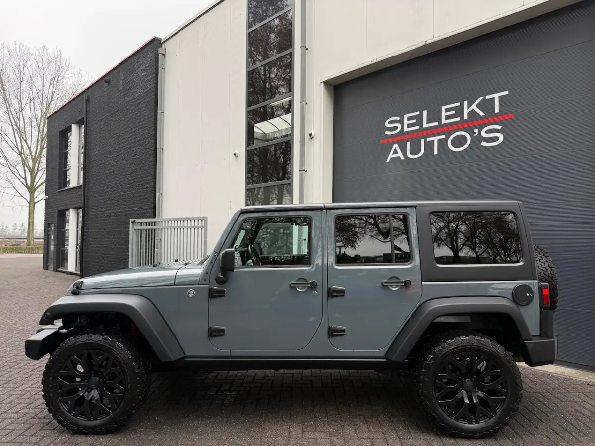 3.6 Sahara AUT 4x4 Brute/LED/Verhoogd/Bluetooth/Navigatie/20 Inch/Cruise/Airco/Alpine Soun