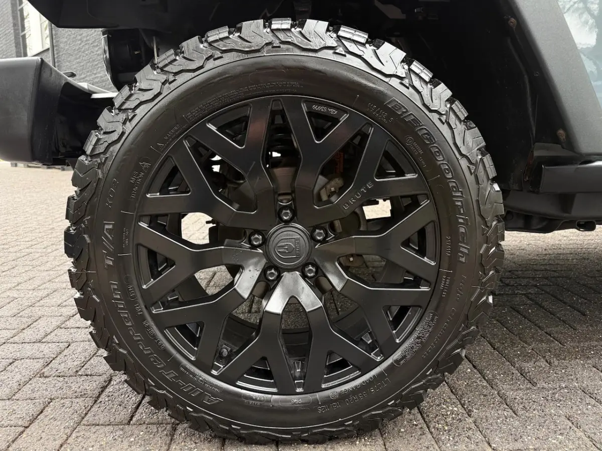 3.6 Sahara AUT 4x4 Brute/LED/Verhoogd/Bluetooth/Navigatie/20 Inch/Cruise/Airco/Alpine Soun
