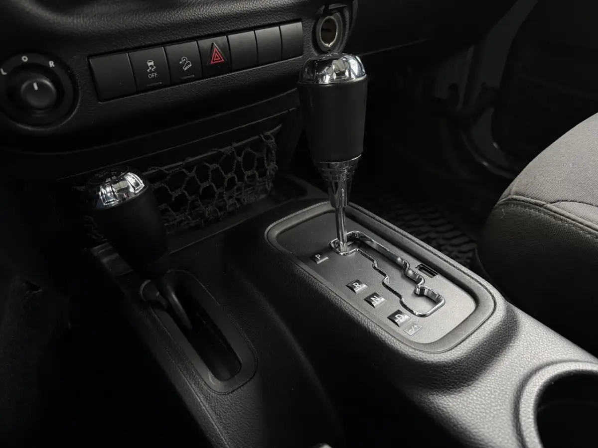 3.6 Sahara AUT 4x4 Brute/LED/Verhoogd/Bluetooth/Navigatie/20 Inch/Cruise/Airco/Alpine Soun