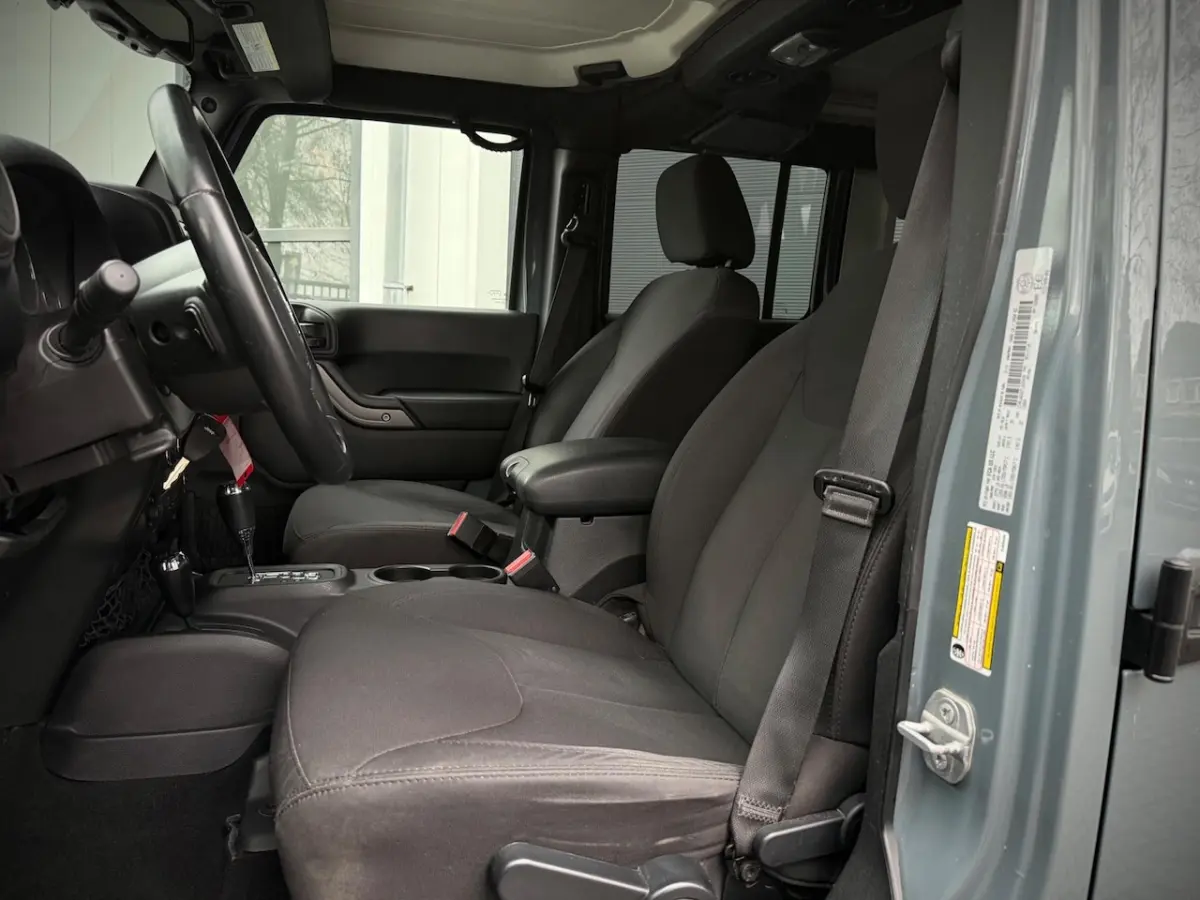 3.6 Sahara AUT 4x4 Brute/LED/Verhoogd/Bluetooth/Navigatie/20 Inch/Cruise/Airco/Alpine Soun