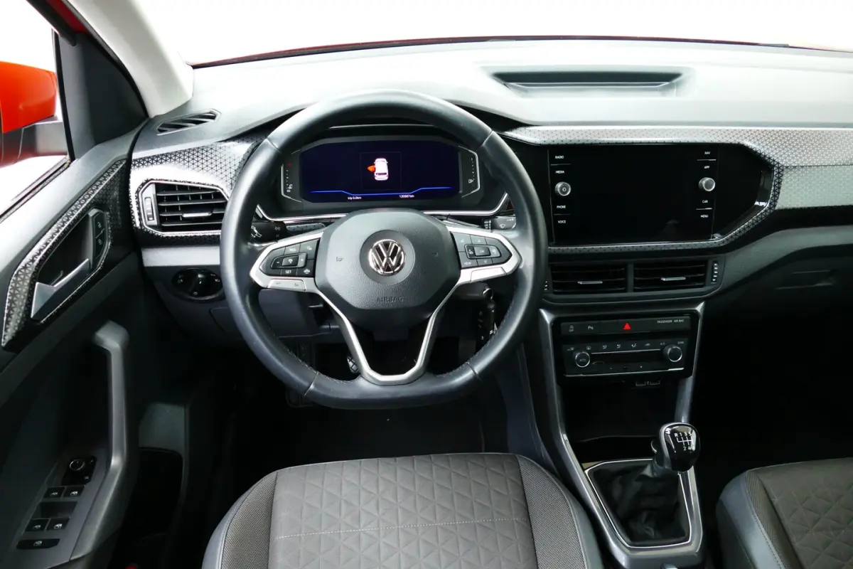 1.0 116pk TSI Style R-Line. Virt Cockpit, Adaptief Cruise, Navi, Led, 17"LMV, Haak 1100kg